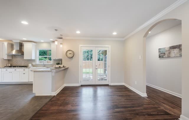 4-bedroom rental at 743 Robinhood in San Antonio, TX — photo 4