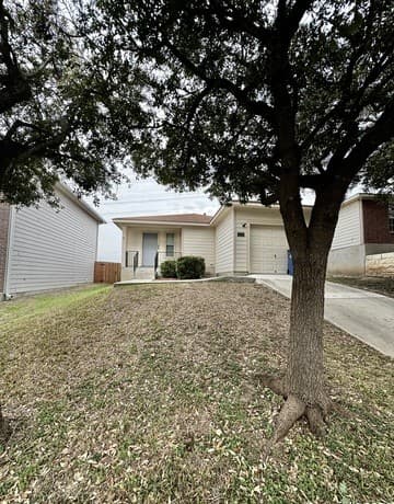 2-bedroom rental at 5706 Red Cyn in San Antonio, TX — photo 2