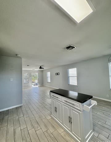 2-bedroom rental at 5706 Red Cyn in San Antonio, TX — photo 3