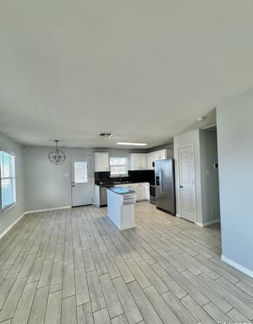 2-bedroom rental at 5706 Red Cyn in San Antonio, TX — photo 5