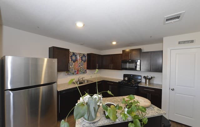 3-bedroom rental at 6659 Legato Curve in San Antonio, TX — photo 3