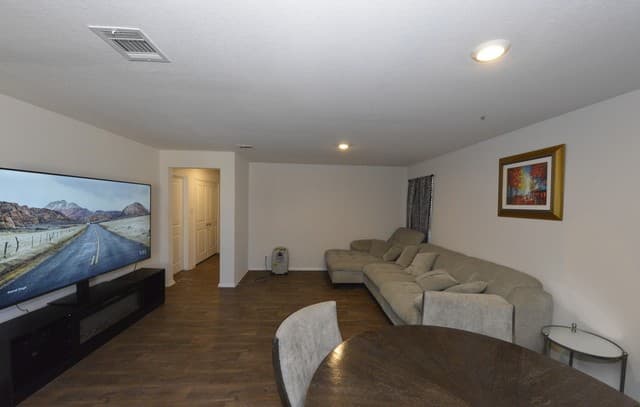 3-bedroom rental at 6659 Legato Curve in San Antonio, TX — photo 4