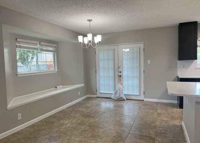 3-bedroom rental at 8227 Club Meadow Dr in Converse, TX — photo 4