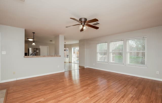 3-bedroom rental at 3438 Columbia in Cibolo, TX — photo 4