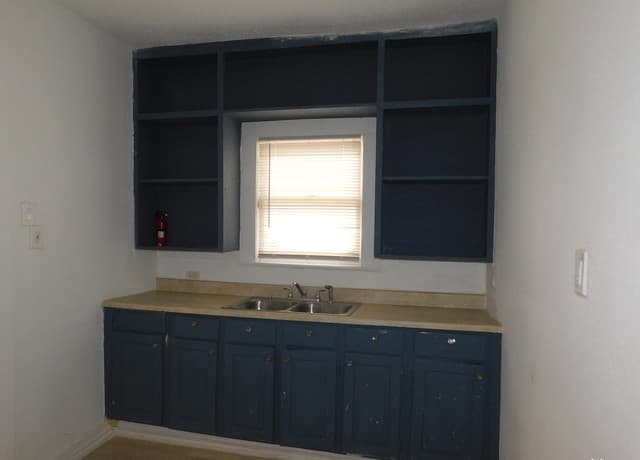 1-bedroom rental at 1521 Hays St Unit A in San Antonio, TX — photo 5