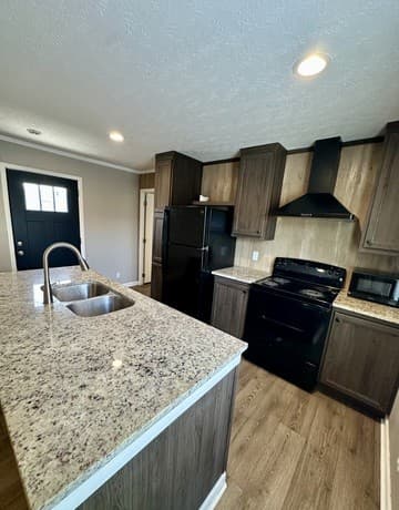 3-bedroom rental at 8622 S Zarzamora St Unit 423 in San Antonio, TX — photo 2