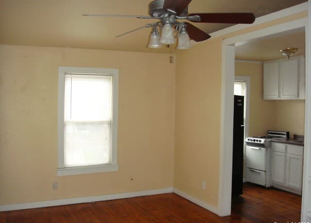 0-bedroom rental at 925 W Woodlawn Ave Unit GARAGE in San Antonio TX