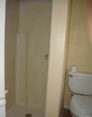 0rental at 925 W Woodlawn Ave Unit GARAGE in San Antonio, TX — photo 5