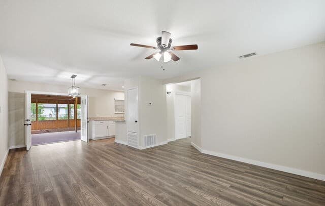 3-bedroom rental at 435 Creath Pl in San Antonio, TX — photo 5