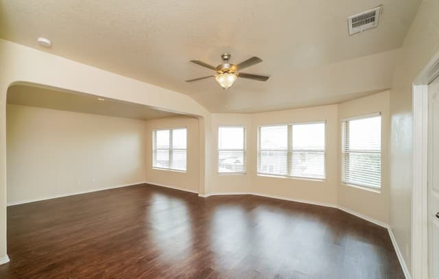 3-bedroom rental at 2546 Just My Style in San Antonio, TX — photo 3