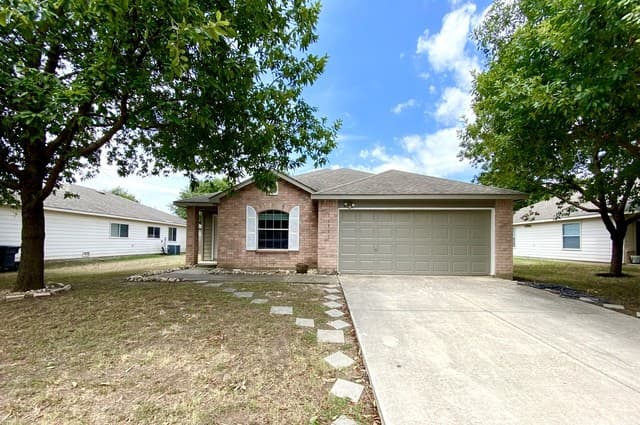 3-bedroom rental at 16511 Caballo Valley in Selma TX