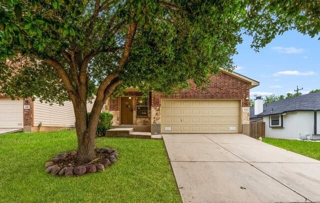 3-bedroom rental at 6402 Candleview Ct in San Antonio TX