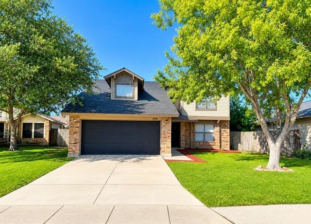 4-bedroom rental at 8008 Wayword Trl in San Antonio TX