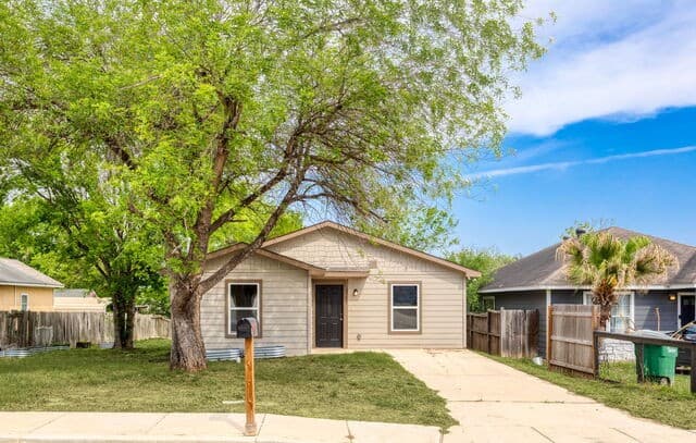 3-bedroom rental at 2718 Bermuda Dr in San Antonio TX