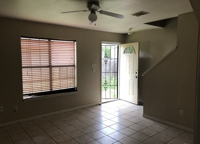 4-bedroom rental at 7543 Windsor Oaks in San Antonio TX