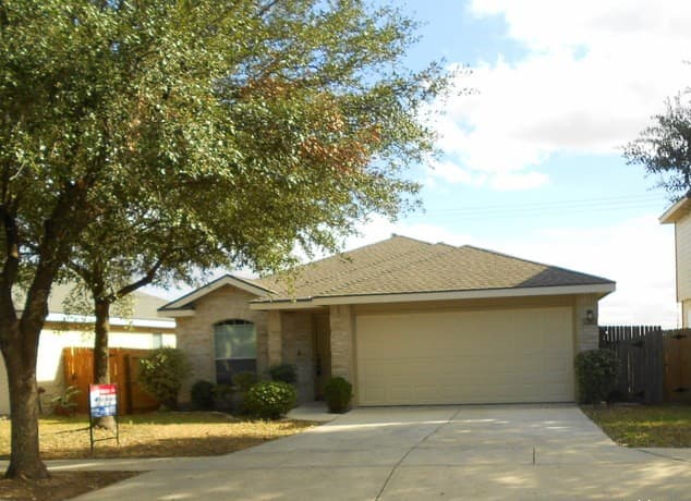 3-bedroom rental at 9626 Palomino Path in San Antonio TX