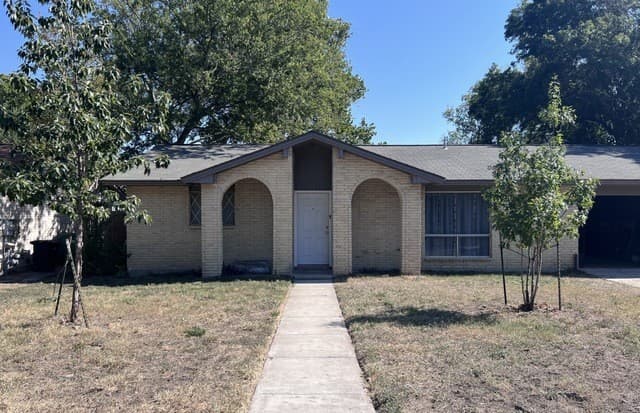 3-bedroom rental at 4438 Bayliss St in San Antonio TX