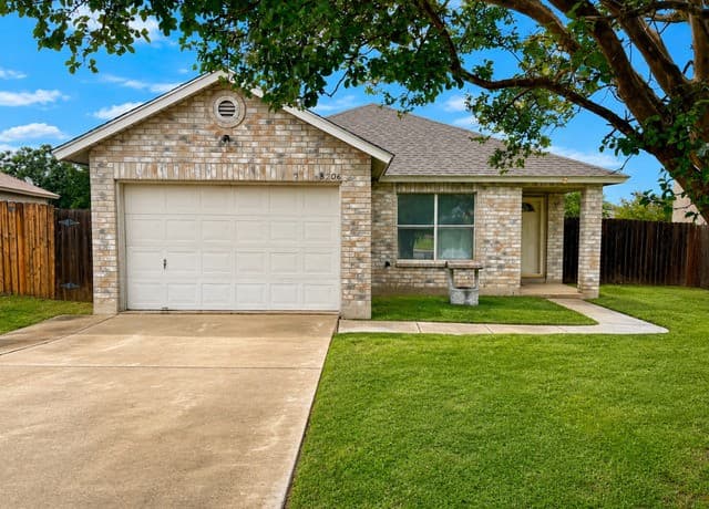 3-bedroom rental at 8206 Longhorn Ridge Dr in Converse TX