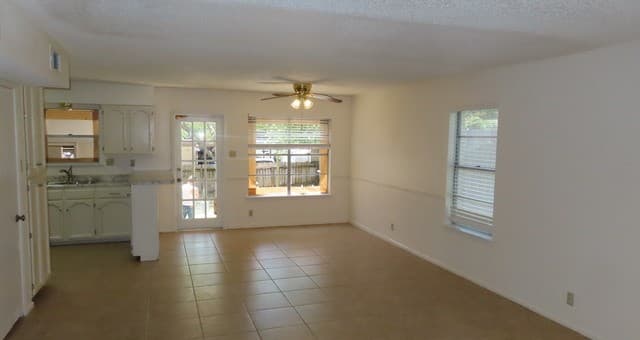 3-bedroom rental at 4004 Mount Laurel Dr in San Antonio TX