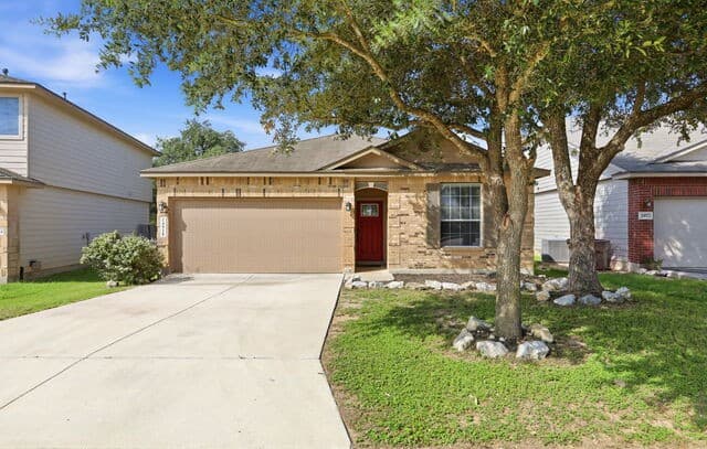 4-bedroom rental at 14918 Laudie Fox Unit / in San Antonio, TX — photo 1