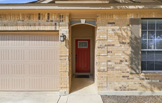 4-bedroom rental at 14918 Laudie Fox Unit / in San Antonio, TX — photo 3