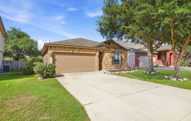 4-bedroom rental at 14918 Laudie Fox Unit / in San Antonio, TX — photo 4