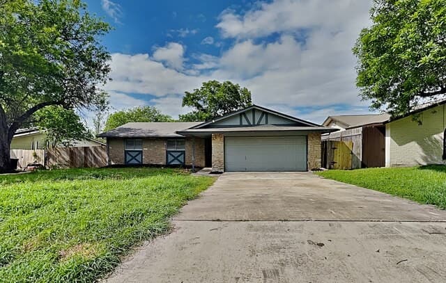 4-bedroom rental at 7326 Glen Trl in San Antonio, TX — photo 1