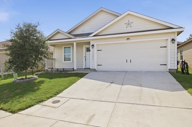 4-bedroom rental at 13005 Thyme Pass in St Hedwig TX