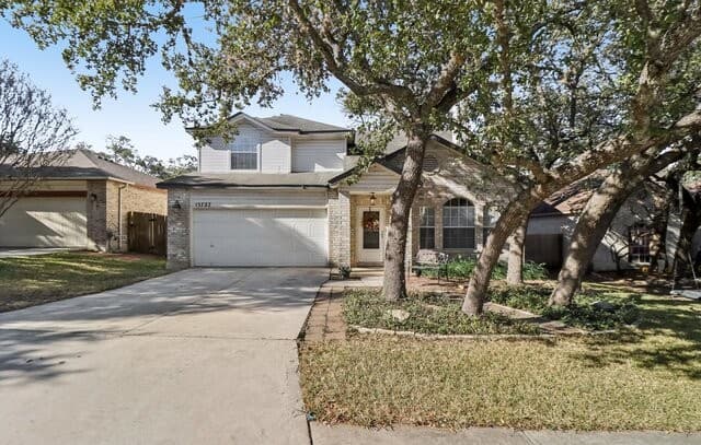 3-bedroom rental at 15727 Knollrun in San Antonio TX
