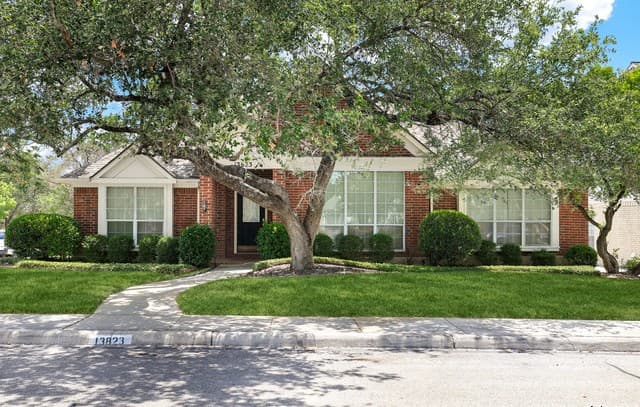 4-bedroom rental at 13823 Shavano Glenn in San Antonio TX