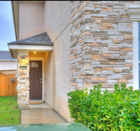 3-bedroom rental at 10915 Toscana Isle in San Antonio TX