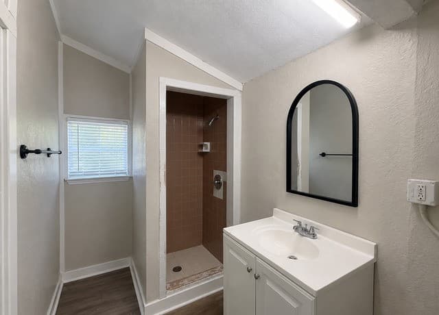 1-bedroom rental at 1817 San Luis Unit B in San Antonio, TX — photo 4