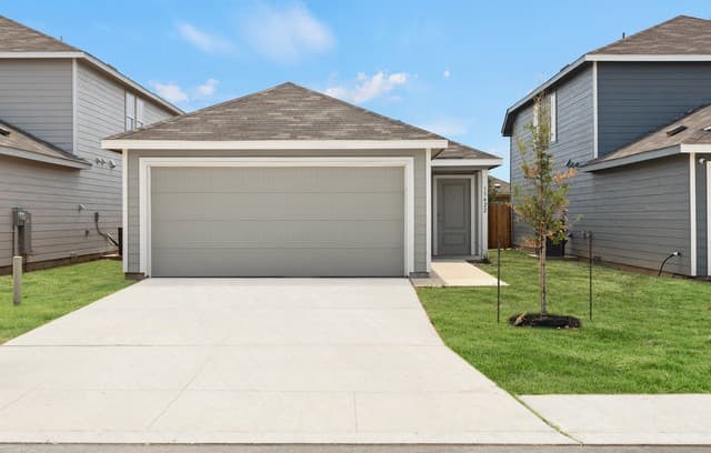 3-bedroom rental at 13422 Furyk Dr in San Antonio TX