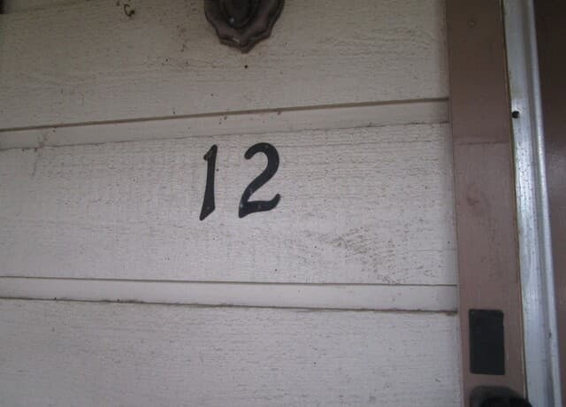 1-bedroom rental at 718 W Russell Pl Unit 12 in San Antonio TX