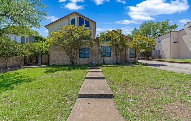 3-bedroom rental at 1930 Broken Oak Street Unit 2 in San Antonio TX