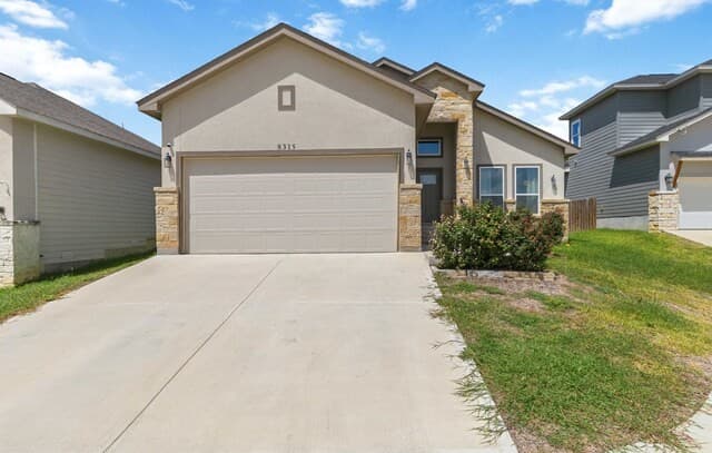 3-bedroom rental at 8315 Comanche Pass in Converse TX