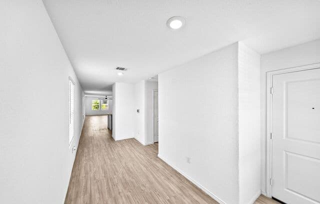 4-bedroom rental at 7207 Plow Run in San Antonio, TX — photo 4
