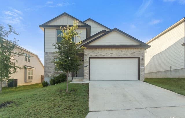 4-bedroom rental at 15219 Selene Vw in San Antonio TX