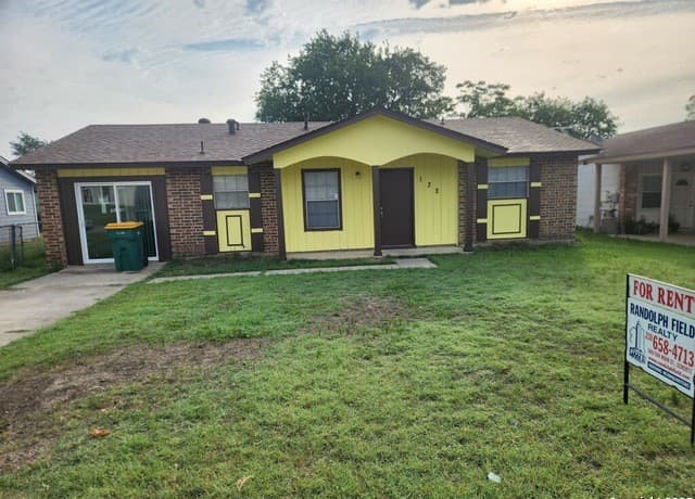 3-bedroom rental at 132 Meadow Way in Converse TX