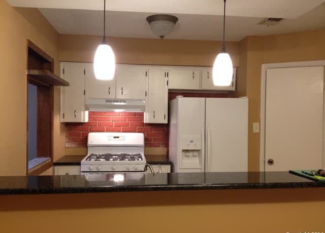 3-bedroom rental at 213 Royal Dr in Converse TX
