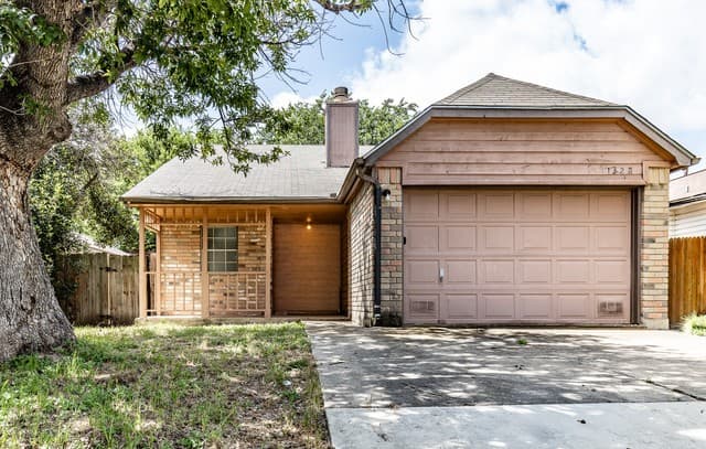3-bedroom rental at 11322 Potter Vly in San Antonio TX