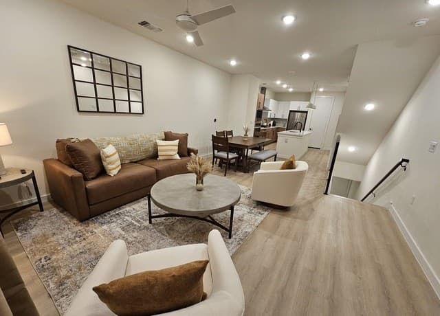 2-bedroom rental at 719 E Locust St Unit 3111 in San Antonio TX