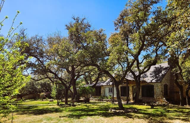 rental at 9810 Park Dr in Helotes TX