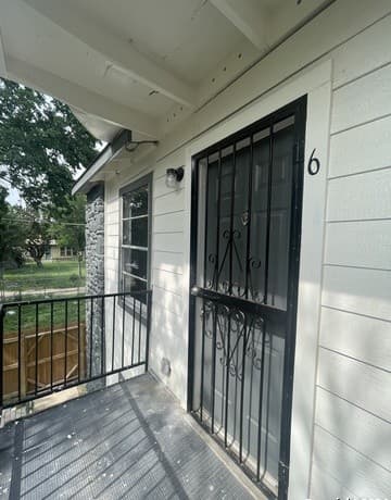 rental at 1723 W Mayfield Blvd Unit 6 in San Antonio TX