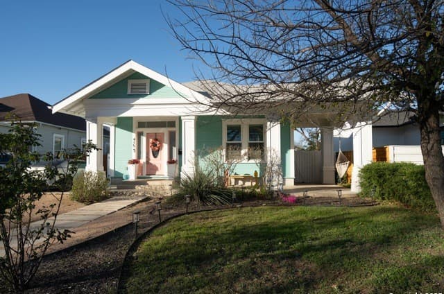 rental at 415 Florida in San Antonio TX