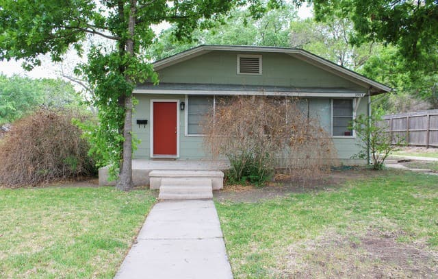 rental at 3901 N New Braunfels in San Antonio TX