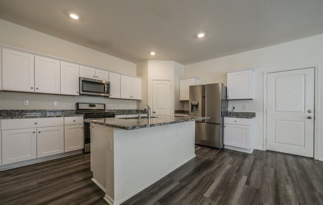 rental at 5203 Winding Stream in St Hedwig TX
