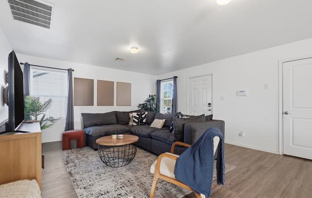 rental at 5938 Autumn Palms in San Antonio TX