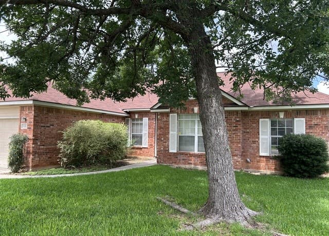 rental at 947 River Rock in New Braunfels TX