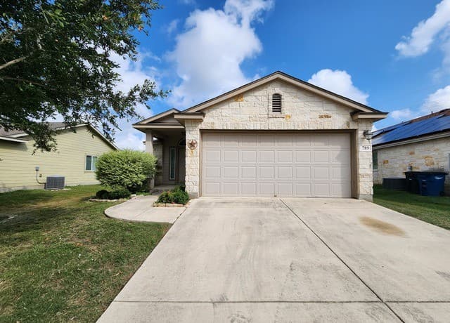 rental at 789 Great Oaks Dr in New Braunfels TX
